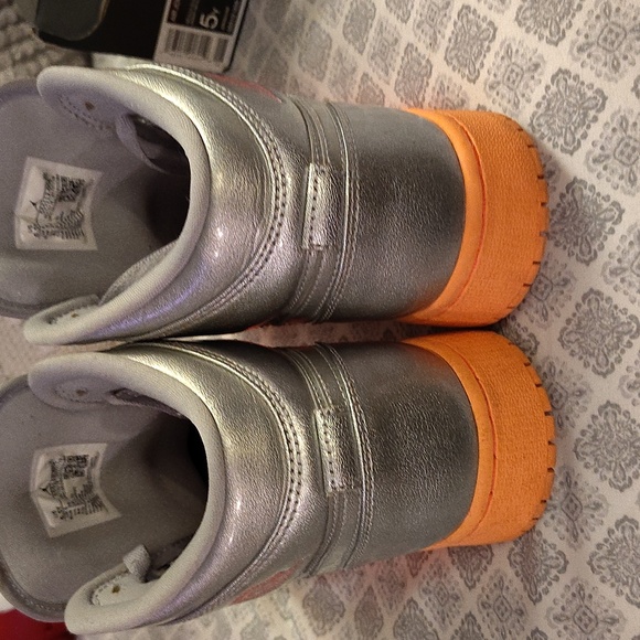 Gentle used Air Jordan 1 mid (gs) - Picture 4 of 12